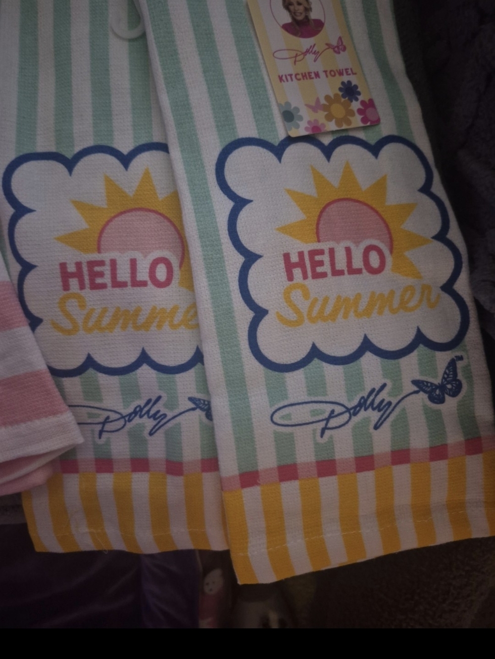 Dolly Parton Kitchen Accessory Bundle - Picture 3 of 10